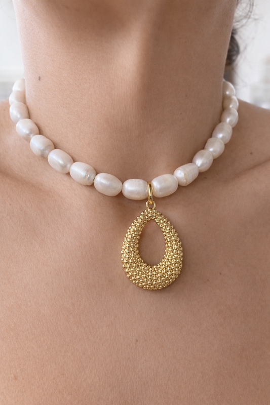 Queen’s Pearl Necklace