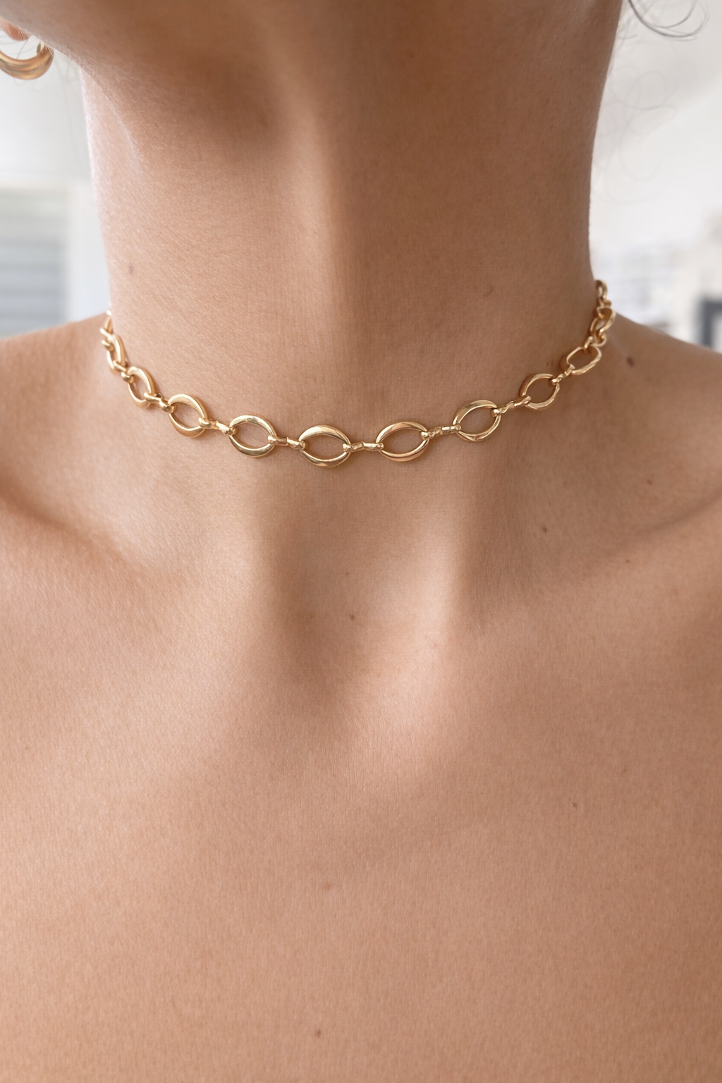 The Oval Chain Chocker